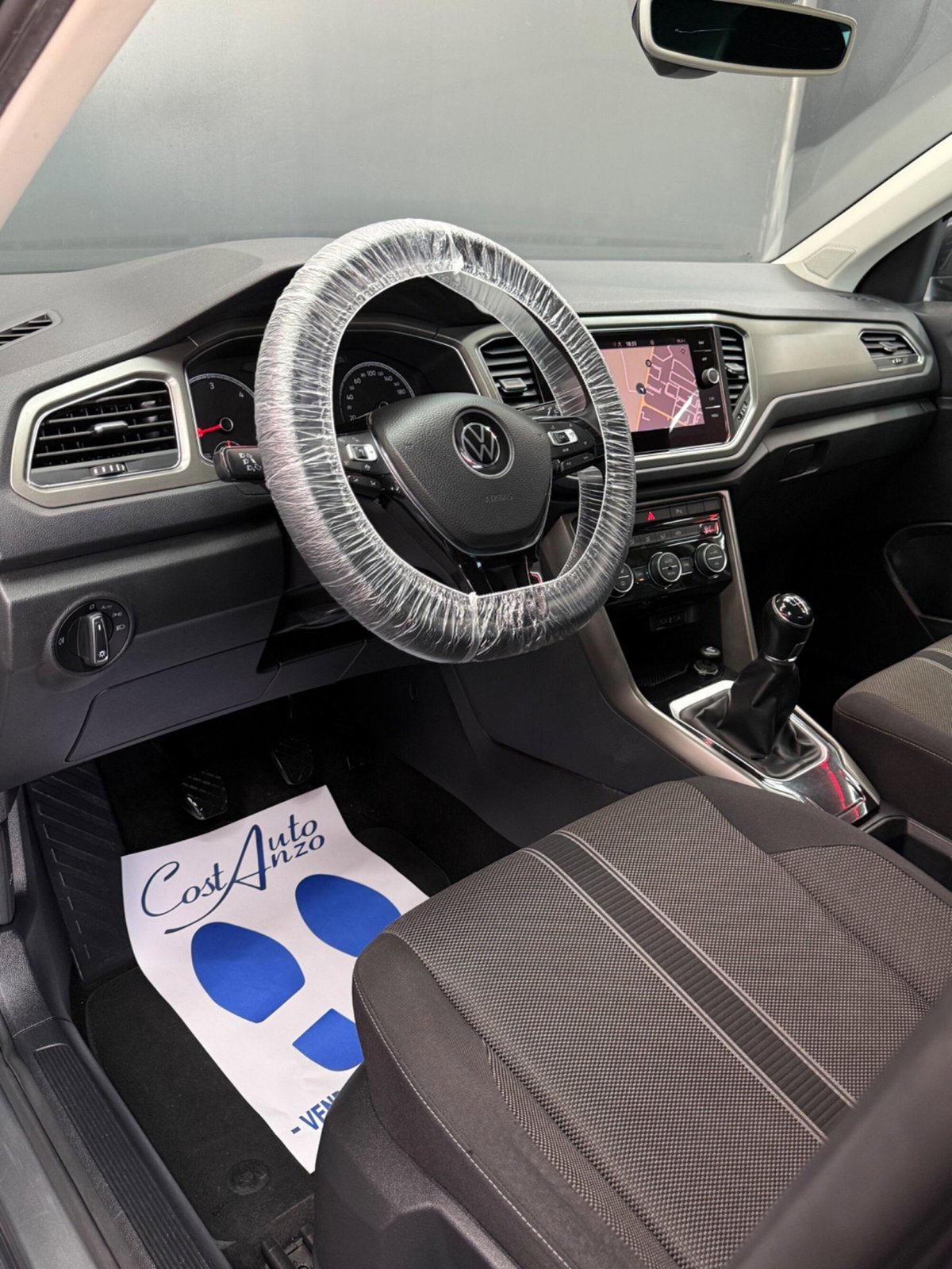 Volkswagen T-Roc 1.6 TDI SCR Advanced BlueMotion Technology (8)