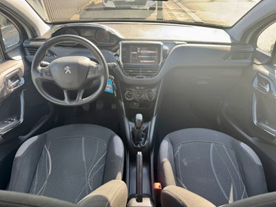 Peugeot 208 VTi 82 CV 5 porte Allure (11)