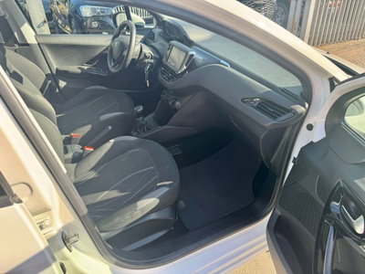 Peugeot 208 VTi 82 CV 5 porte Allure (13)