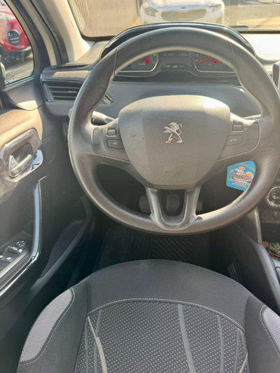 Peugeot 208 VTi 82 CV 5 porte Allure (14)