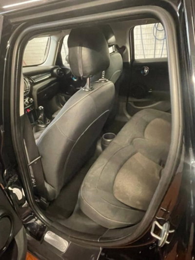 MINI Mini 1.5 Cooper D Boost 5 porte (2)