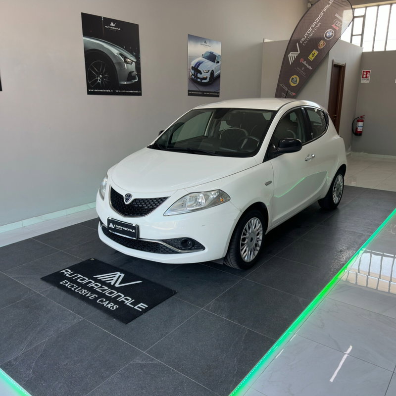 Lancia Ypsilon 1.2 69 CV 5 porte Gold