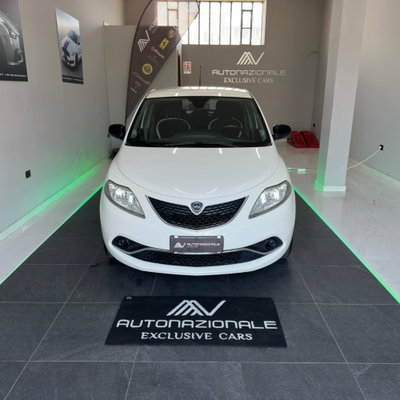 Lancia Ypsilon 1.2 69 CV 5 porte Gold (2)