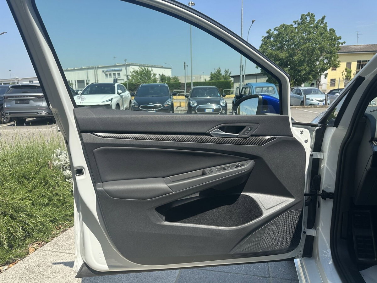 Volkswagen Golf 2.0 TSI R DSG 4Motion 20 years (19)