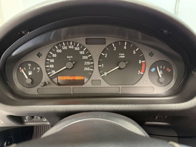 BMW Z3 Cabrio 1.8 cat Roadster (5)