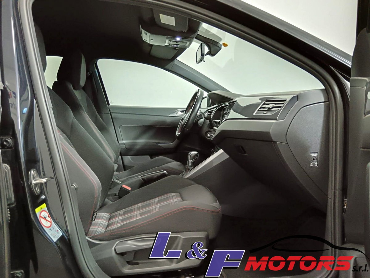 Volkswagen Polo 2.0 TSI DSG GTI BlueMotion Technology (20)