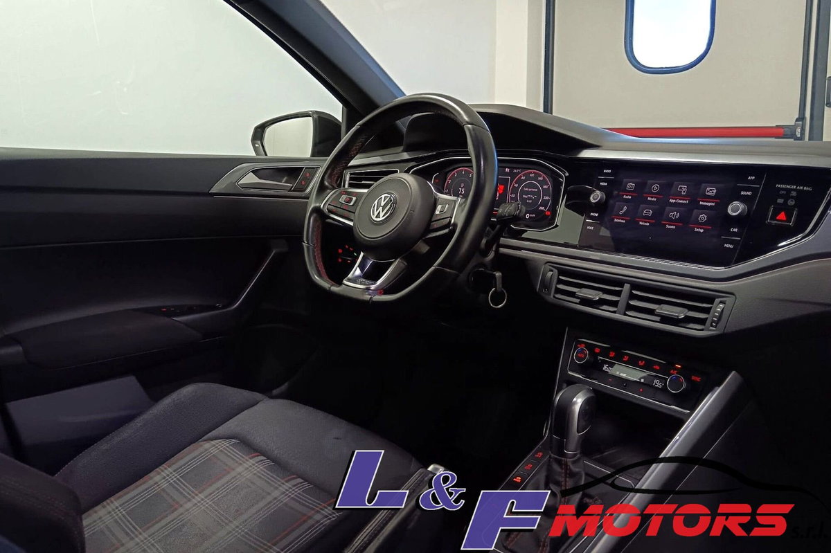Volkswagen Polo 2.0 TSI DSG GTI BlueMotion Technology (8)