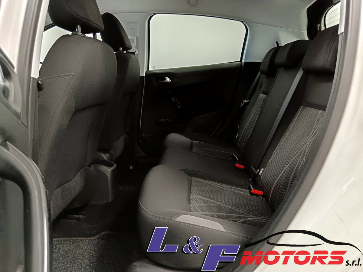 Peugeot 208 VTi 82 CV 5 porte Active (14)
