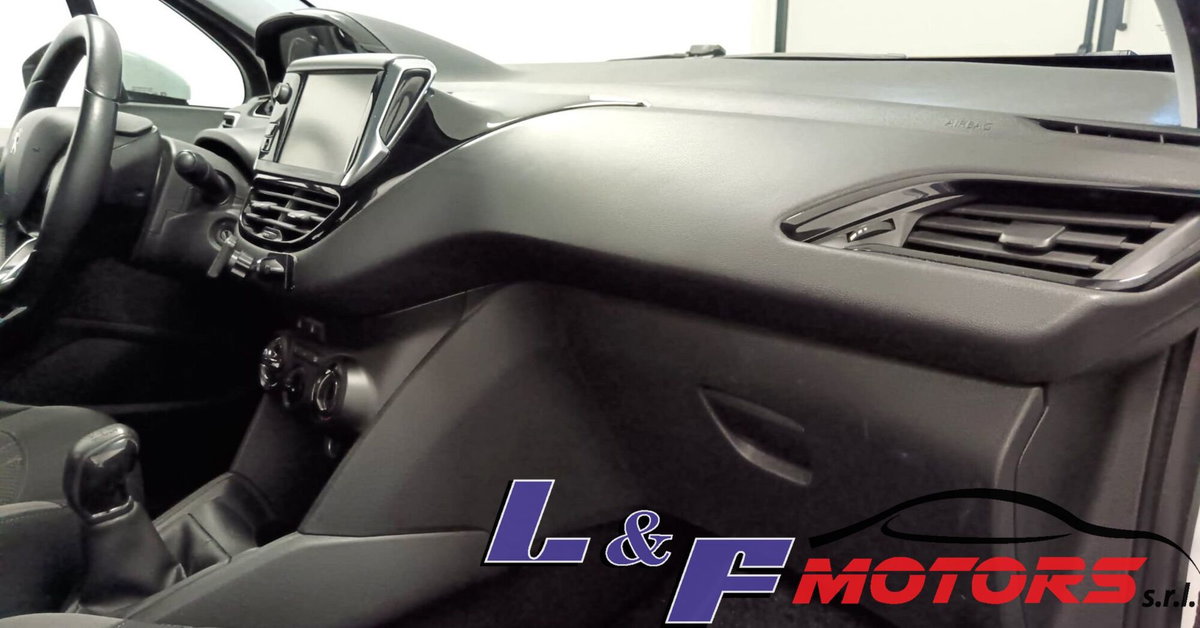 Peugeot 208 VTi 82 CV 5 porte Active (16)