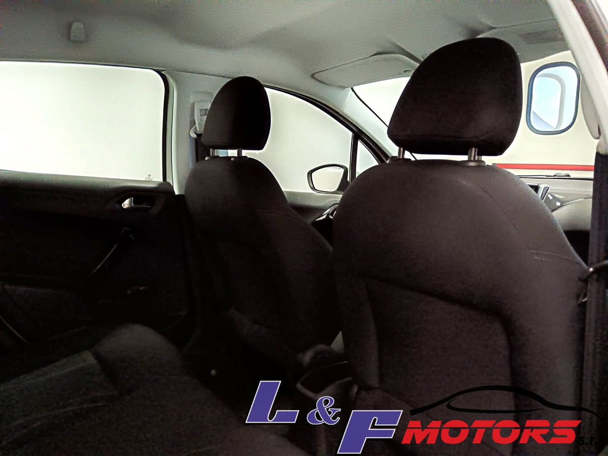 Peugeot 208 VTi 82 CV 5 porte Active (17)