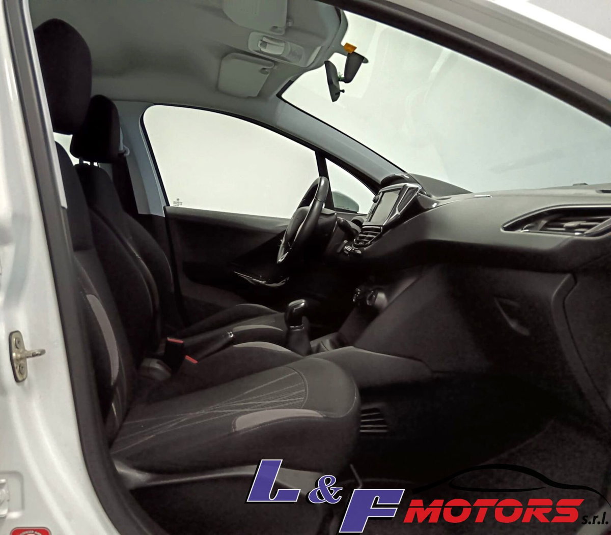 Peugeot 208 VTi 82 CV 5 porte Active (19)
