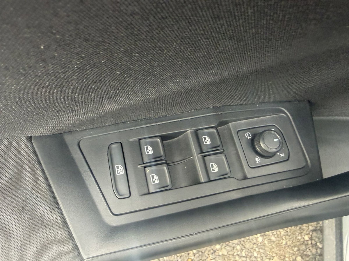 Volkswagen T-Roc 1.0 tsi Edition 110cv (13)