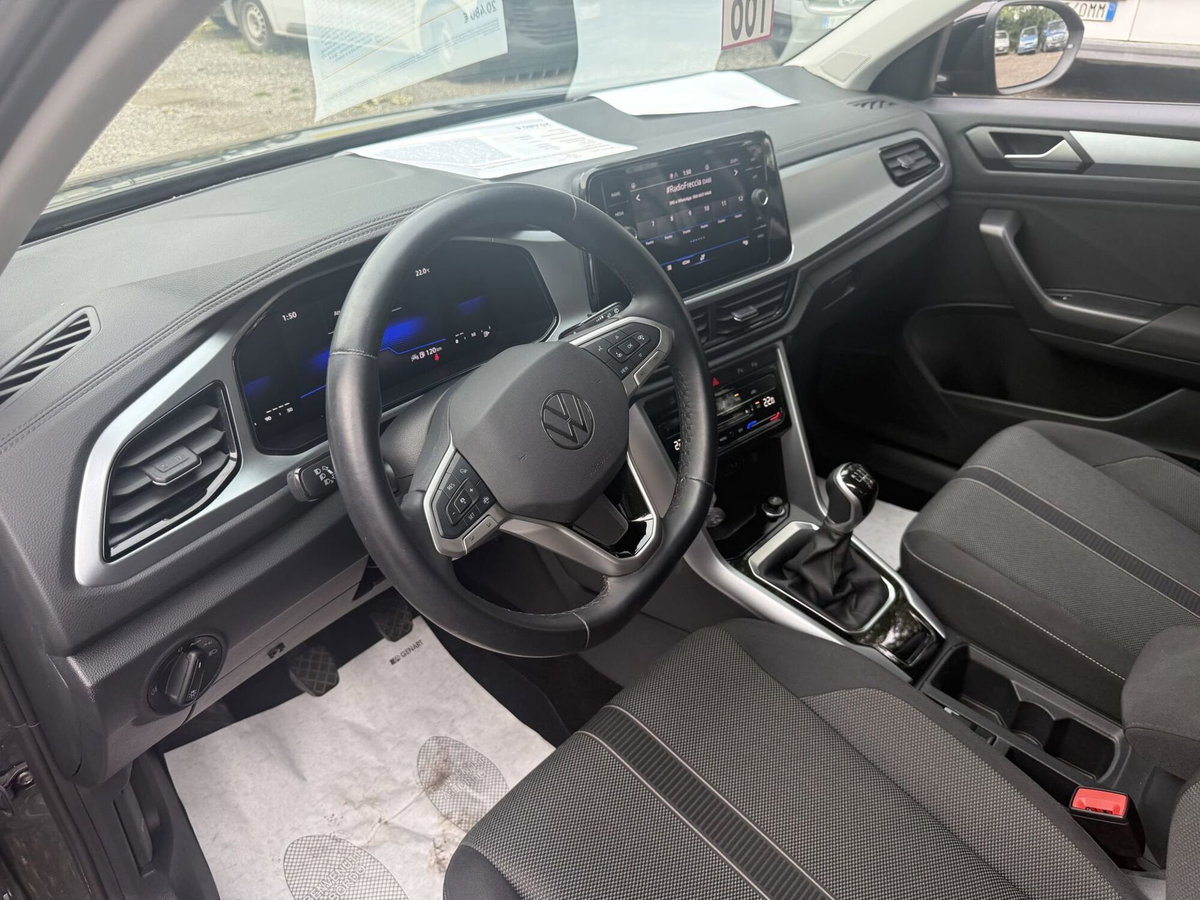 Volkswagen T-Roc 1.0 tsi Edition 110cv (9)