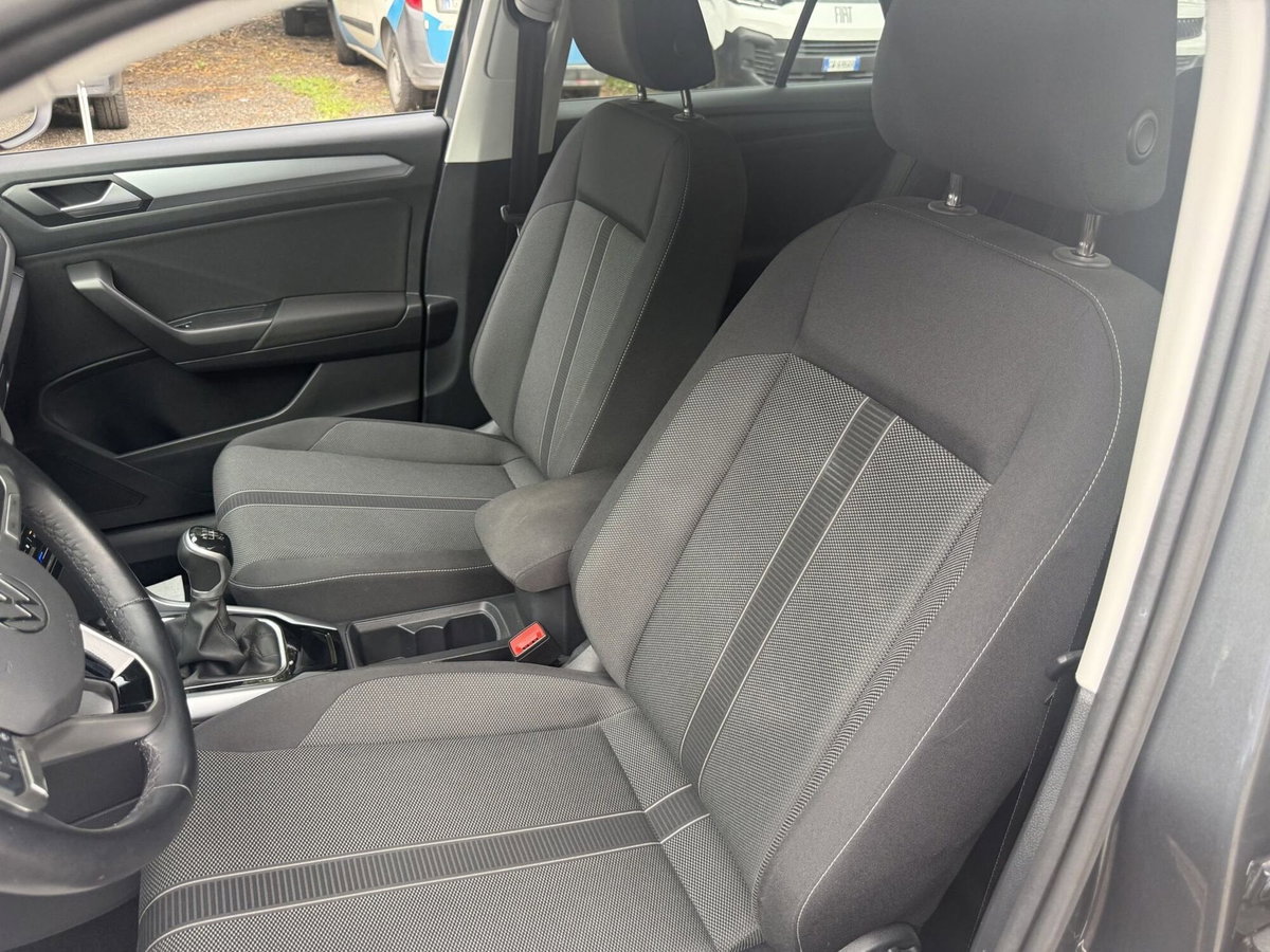 Volkswagen T-Roc 1.0 tsi Edition 110cv (10)