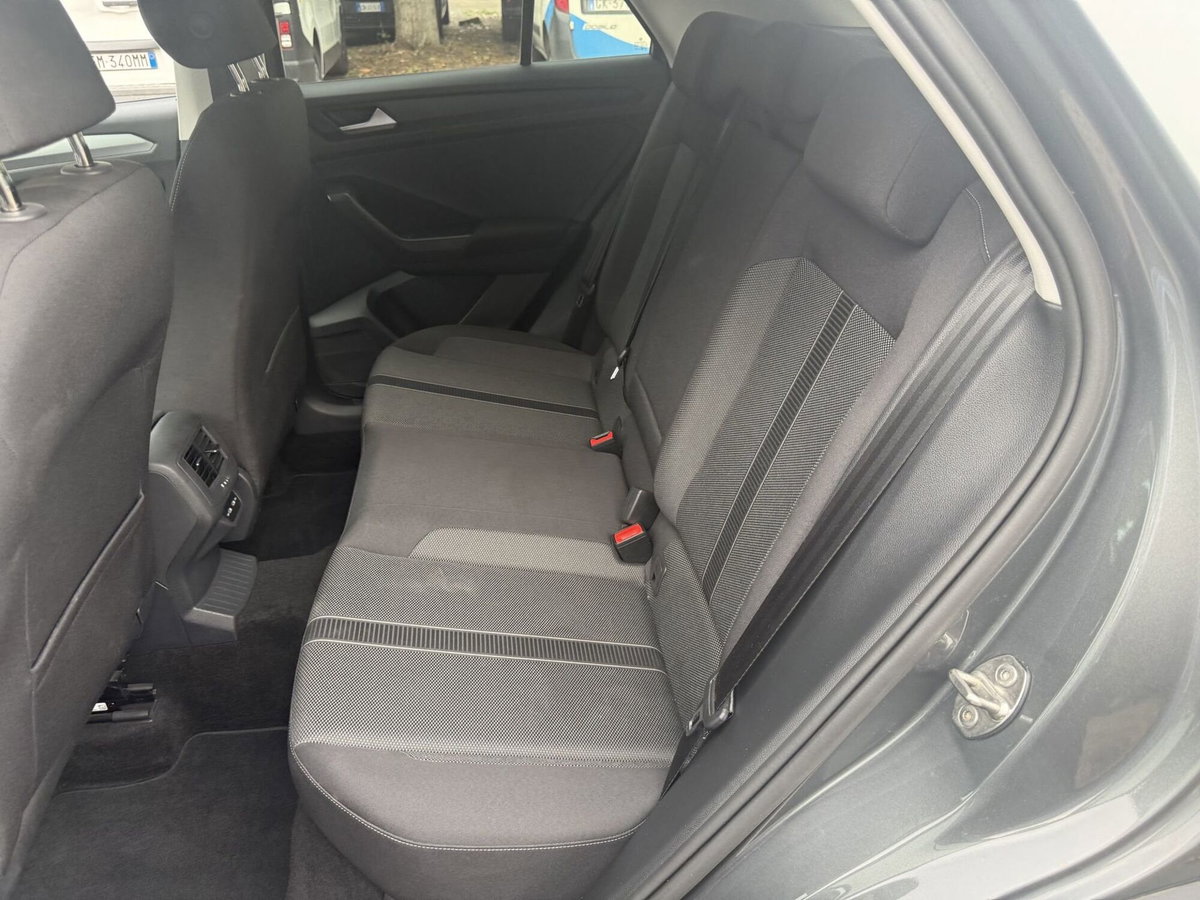 Volkswagen T-Roc 1.0 tsi Edition 110cv (12)