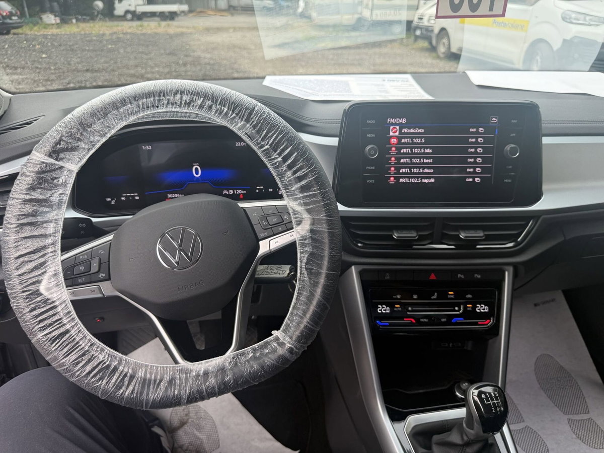 Volkswagen T-Roc 1.0 tsi Edition 110cv (15)