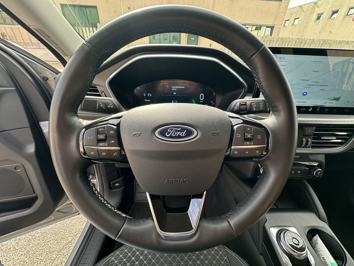 Ford Kuga 2.5 Full Hybrid 190 CV CVT 2WD ST-Line Design (9)