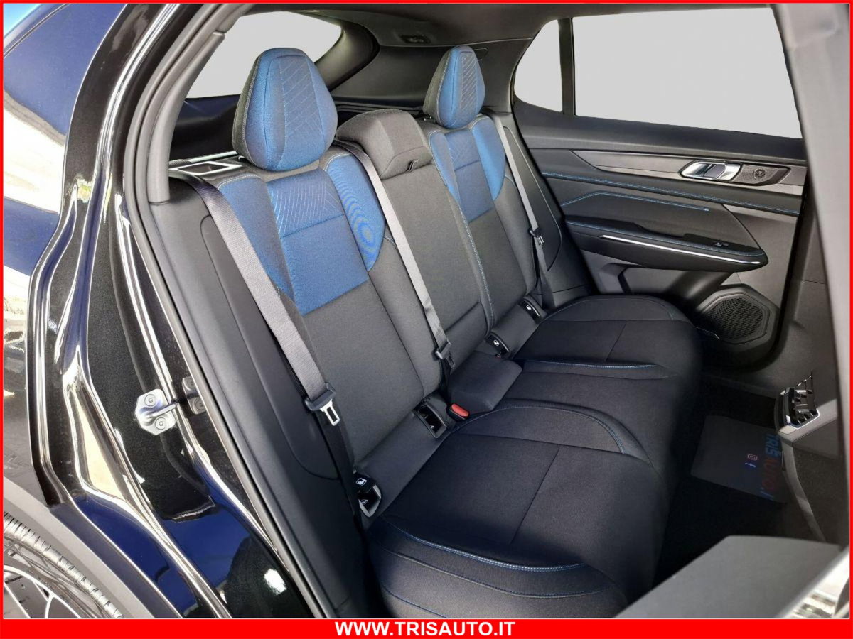 Lynk & Co 01 01 1.5 td phev (10)
