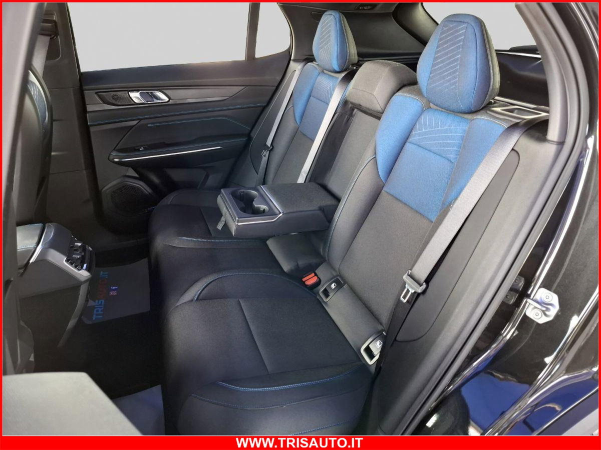 Lynk & Co 01 01 1.5 td phev (11)