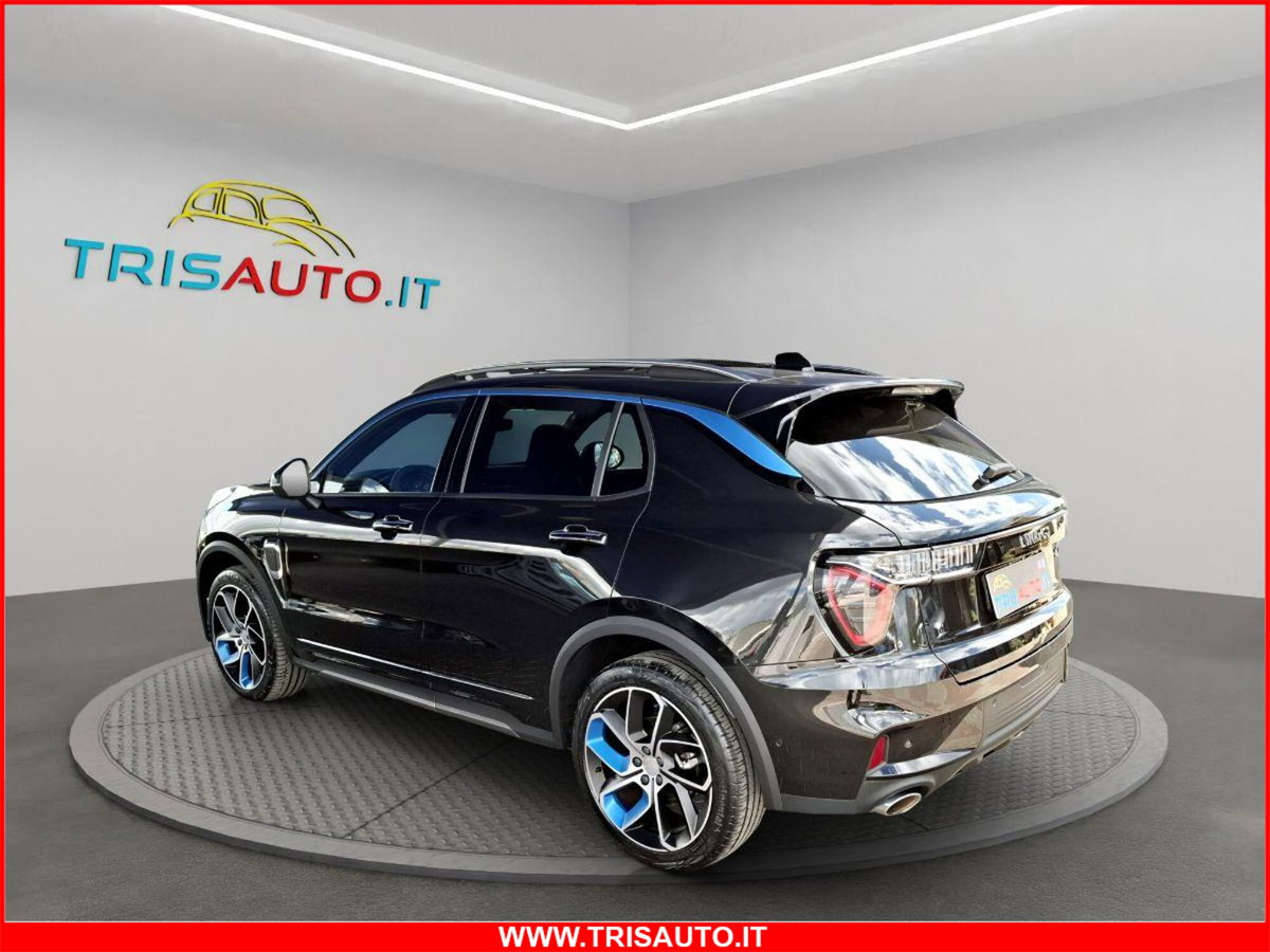 Lynk & Co 01 01 1.5 td phev (2)