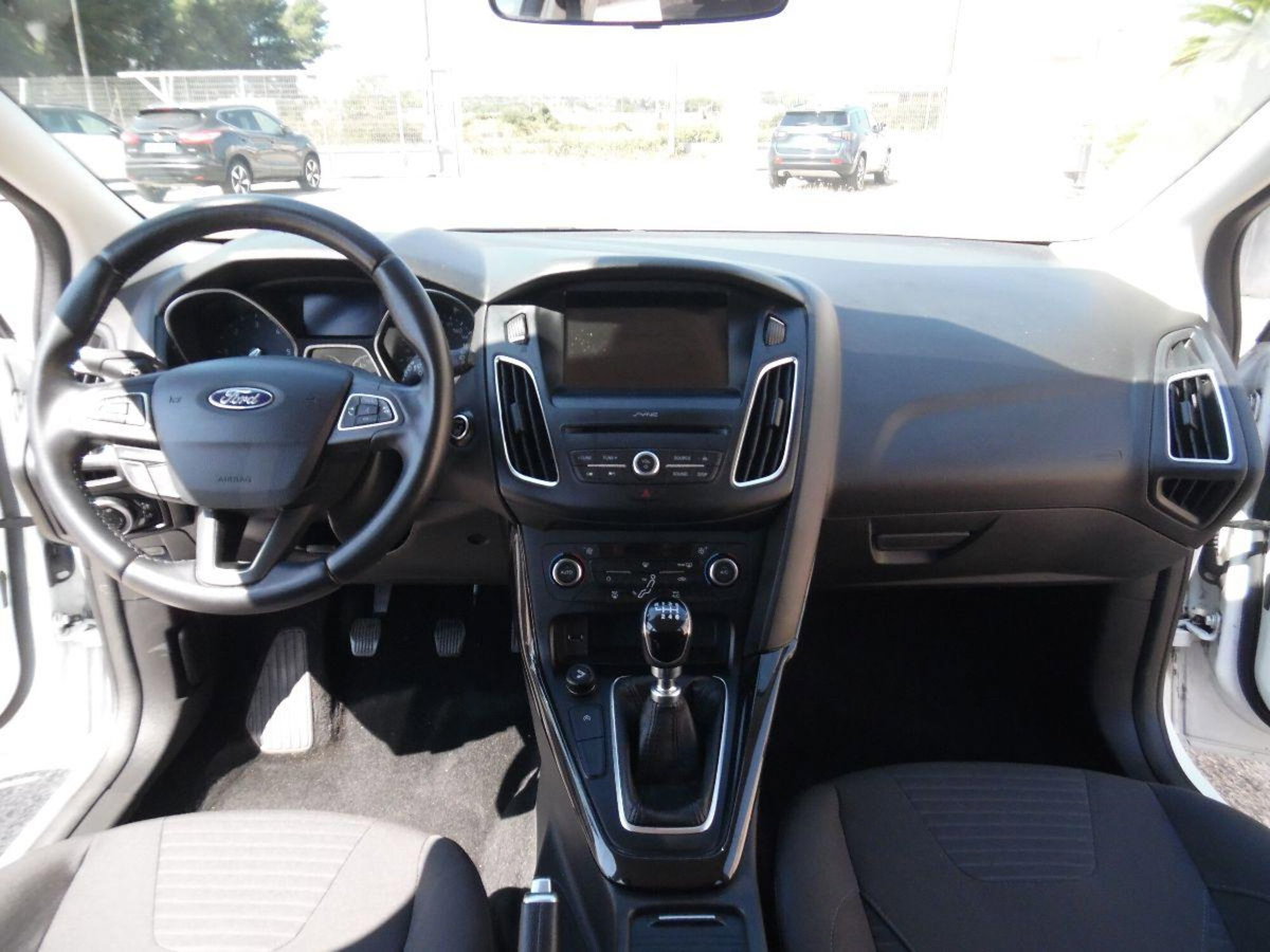 Ford Focus 1.5 TDCi 120 CV Start&Stop Titanium (18)