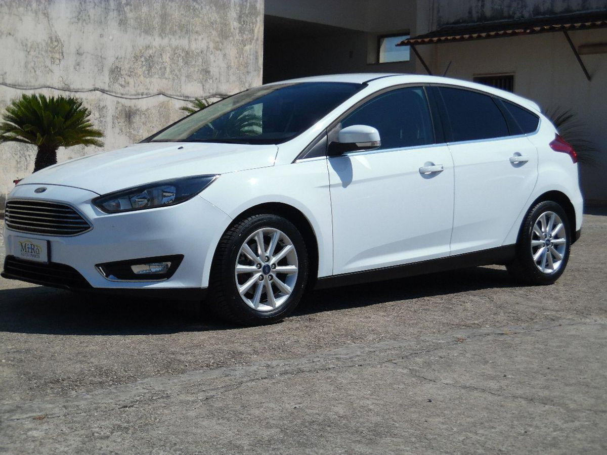 Ford Focus 1.5 TDCi 120 CV Start&Stop Titanium (4)