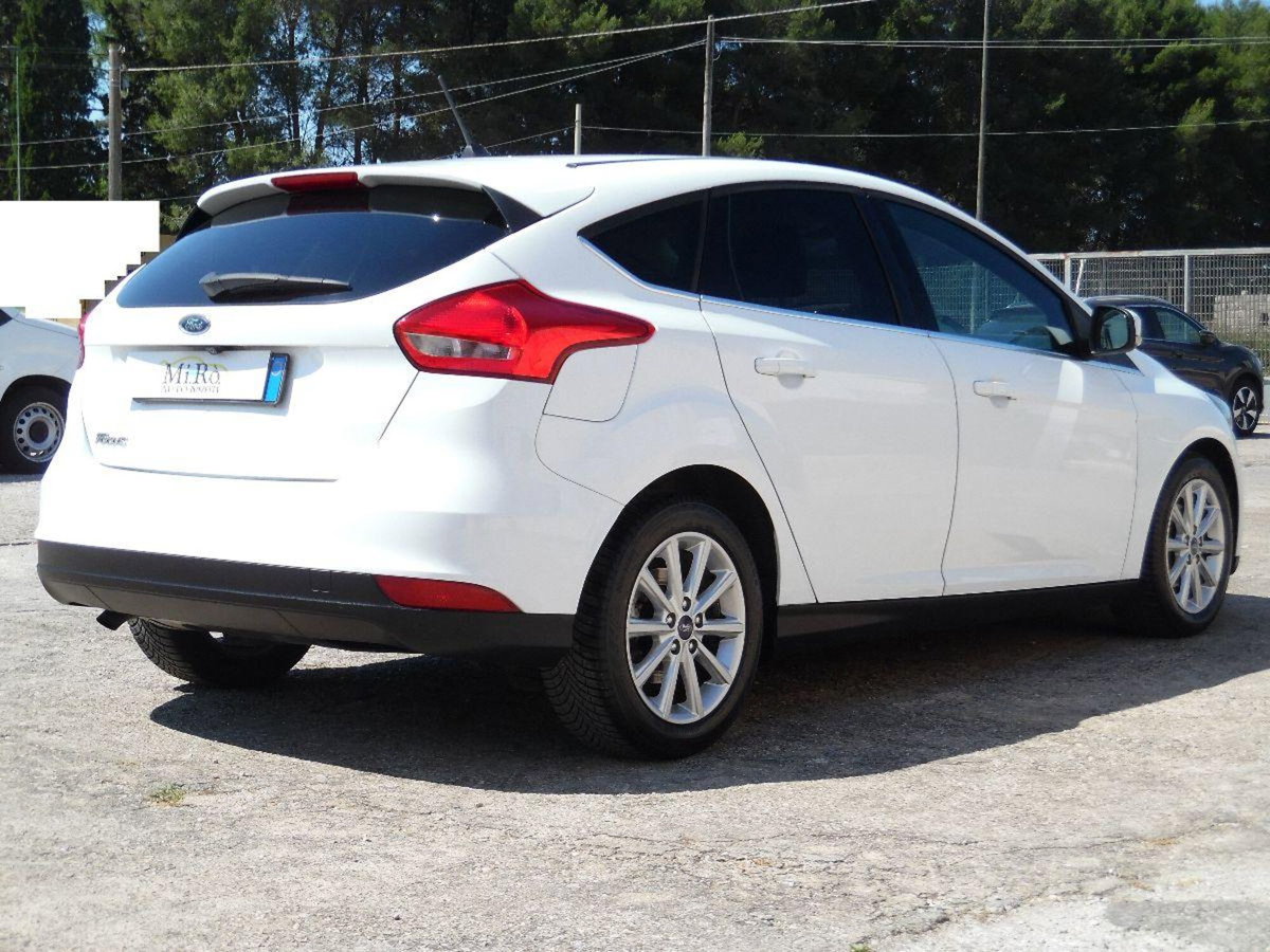 Ford Focus 1.5 TDCi 120 CV Start&Stop Titanium (9)