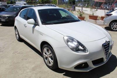 Alfa Romeo Giulietta 2.0 JTDm-2 Distinctive 170cv (3)