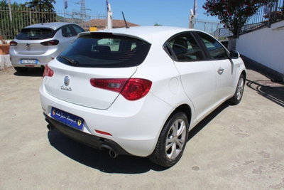 Alfa Romeo Giulietta 2.0 JTDm-2 Distinctive 170cv (4)