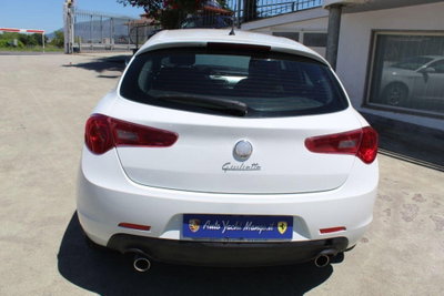 Alfa Romeo Giulietta 2.0 JTDm-2 Distinctive 170cv (5)