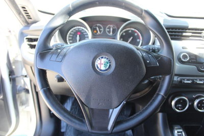 Alfa Romeo Giulietta 2.0 JTDm-2 Distinctive 170cv (9)