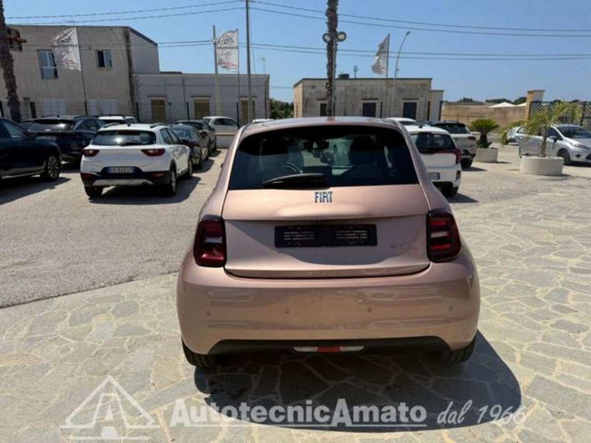 Fiat 500 1.0 hybrid La Prima (11)