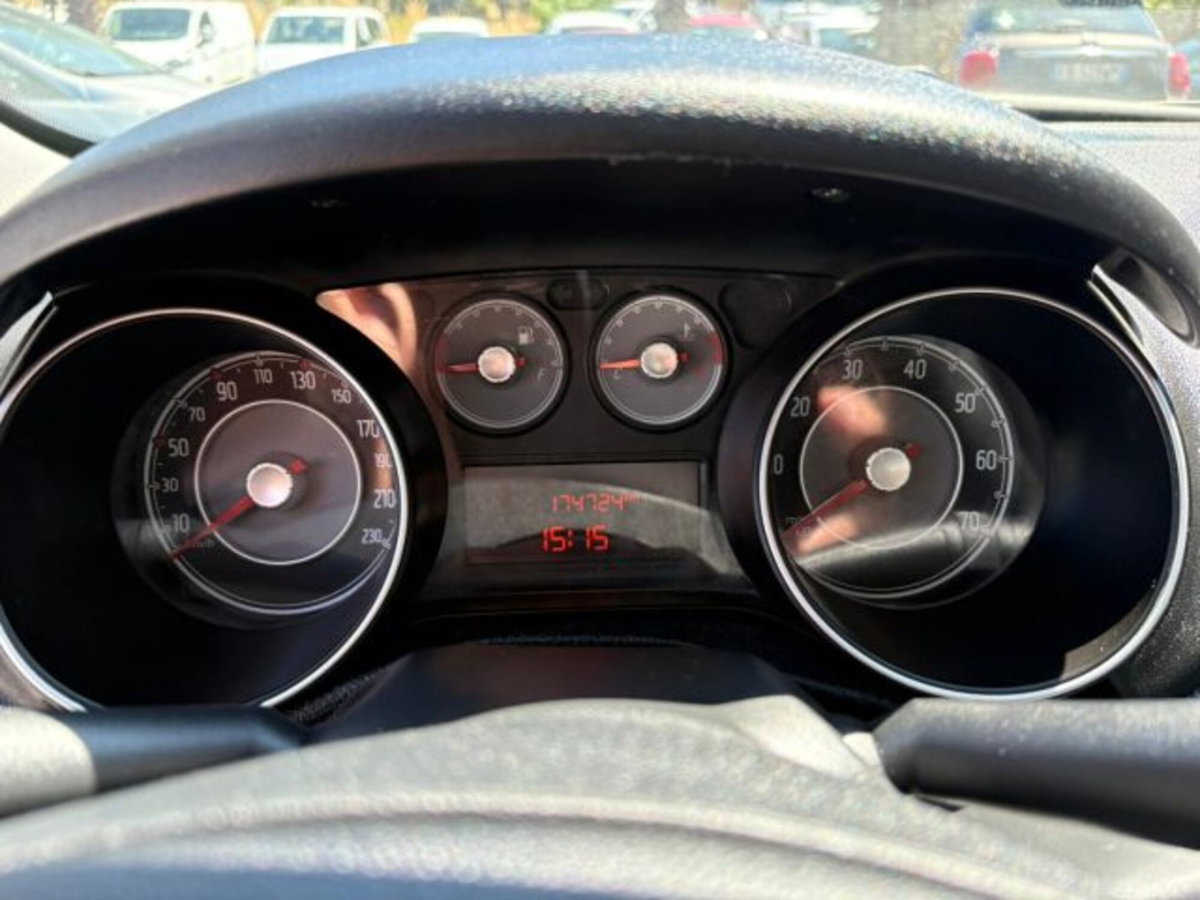 Fiat Punto 1.2 8V 5 porte Lounge (9)