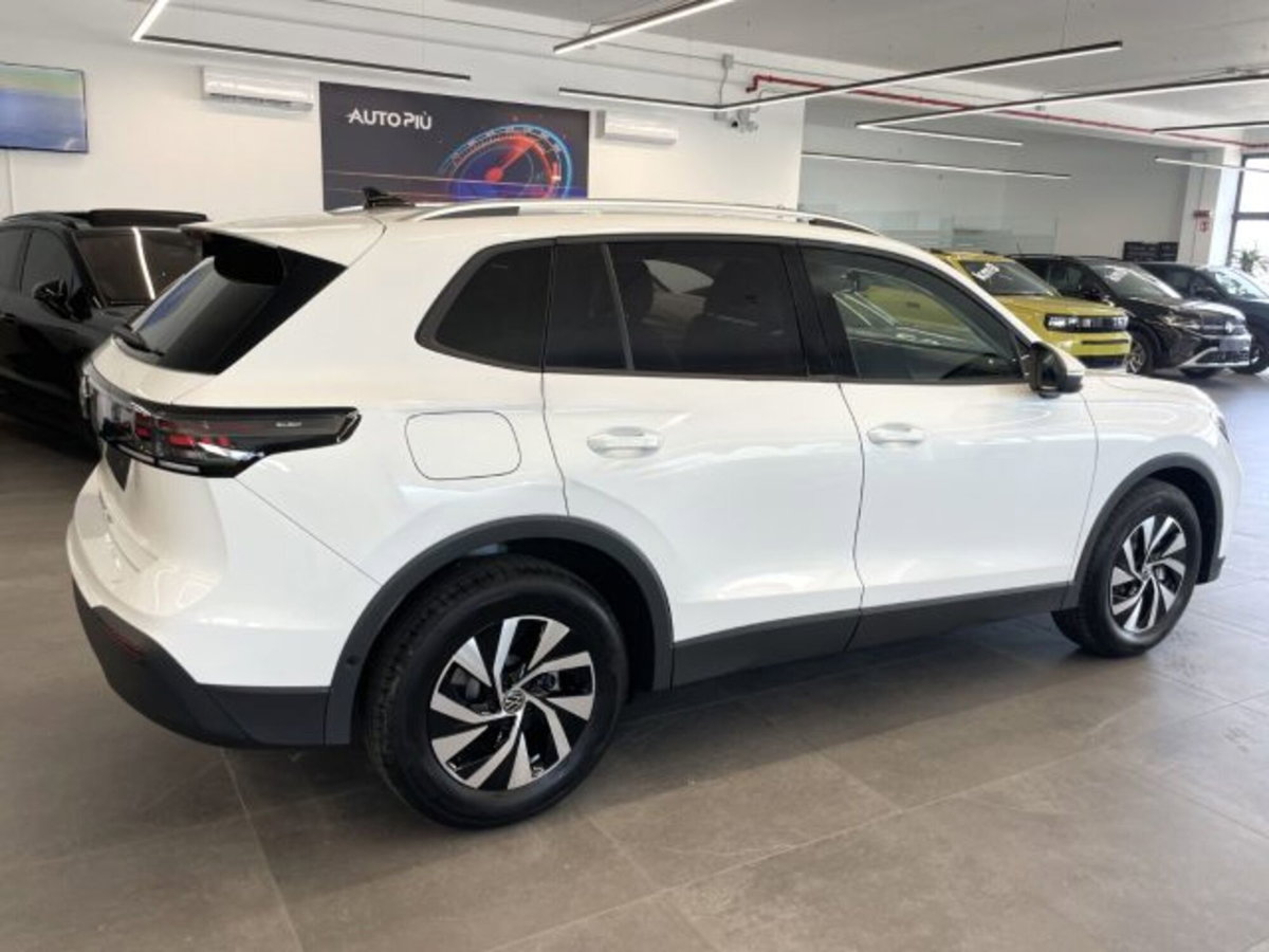 Volkswagen Tiguan 2.0 tdi Edition 150cv dsg (4)