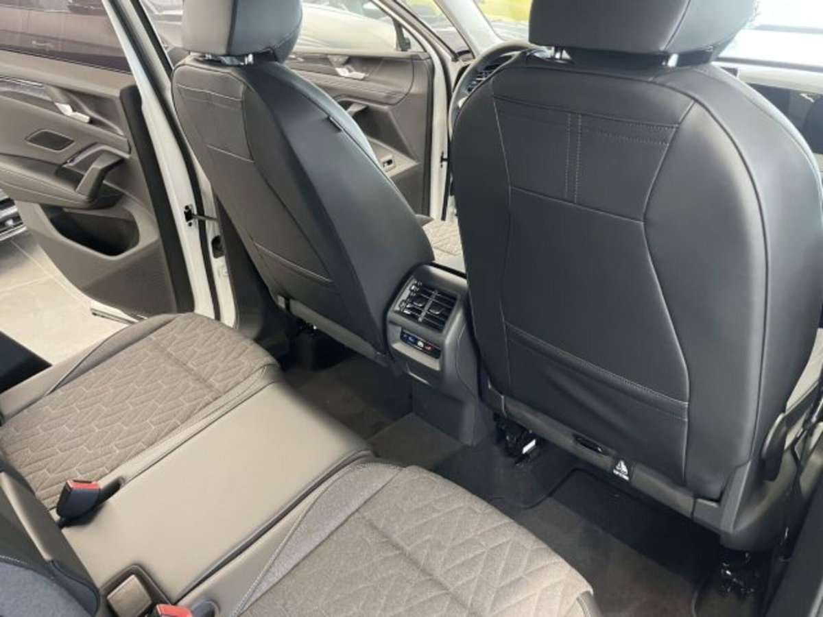 Volkswagen Tiguan 2.0 tdi Edition 150cv dsg (5)