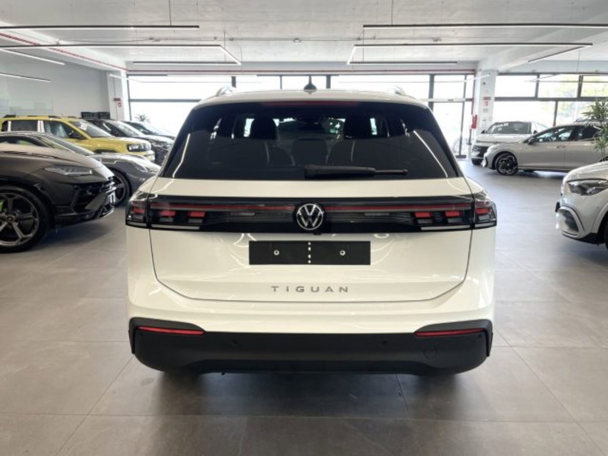 Volkswagen Tiguan 2.0 tdi Edition 150cv dsg (7)
