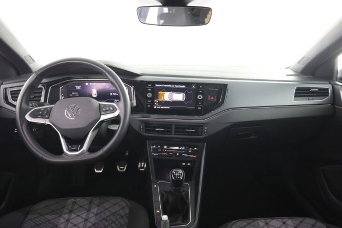 Volkswagen Taigo 1.0 tsi R-Line 115cv (4)