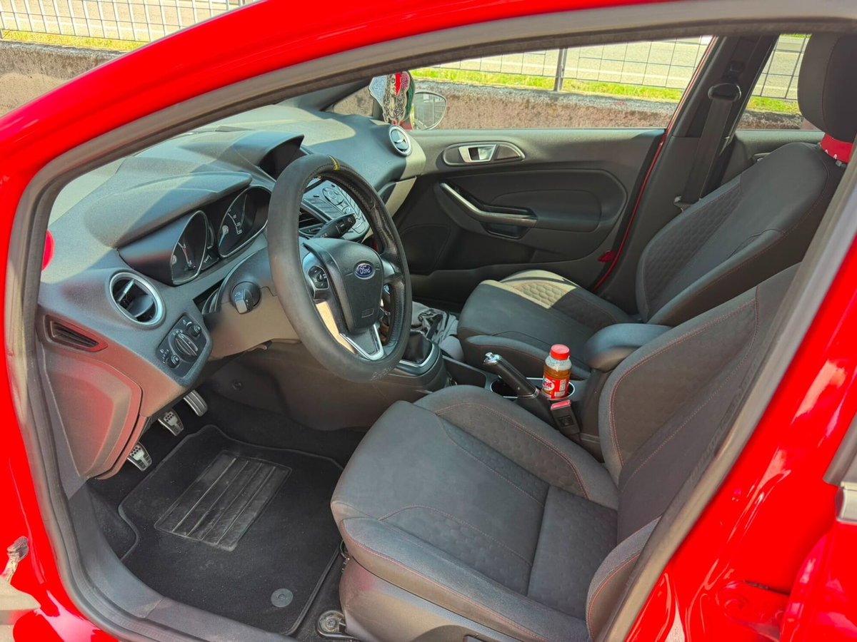 Ford Fiesta 1.5 TDCi 5 porte ST-Line (2)