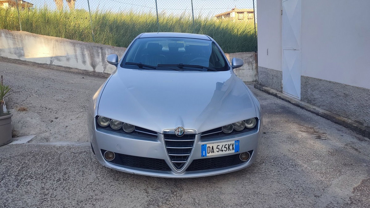Alfa Romeo 159 1.9 JTDm 150CV Progression (2)