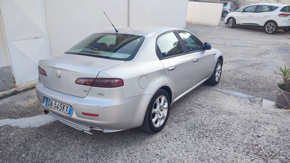 Alfa Romeo 159 1.9 JTDm 150CV Progression (4)