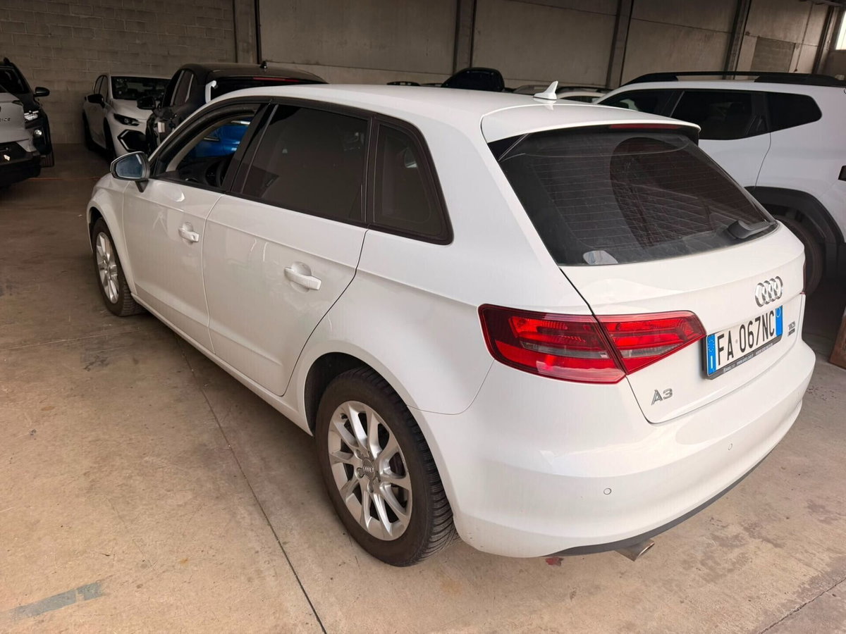 Audi A3 1.6 TDI Business (2)