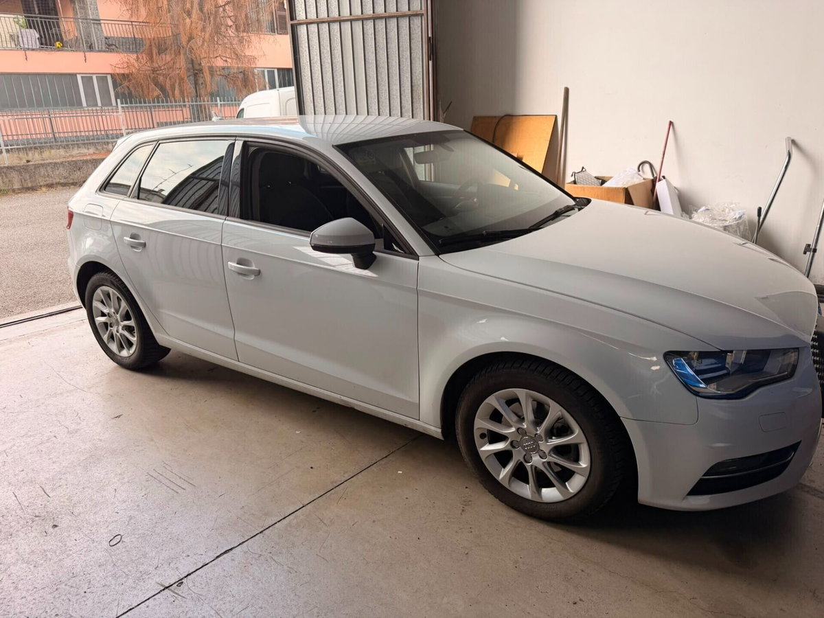 Audi A3 1.6 TDI Business (3)