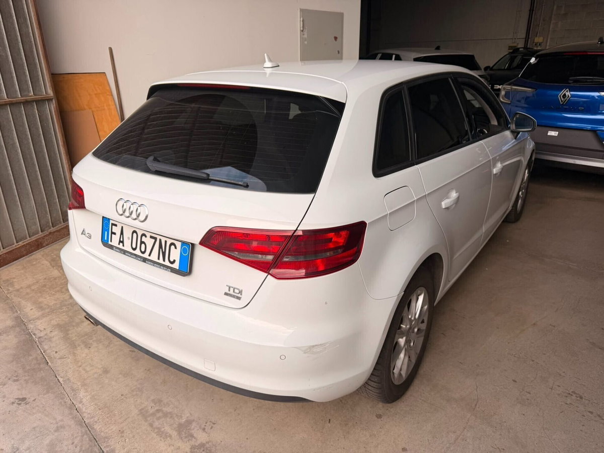 Audi A3 1.6 TDI Business (4)