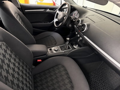 Audi A3 1.6 TDI Business (6)