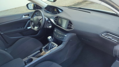 Peugeot 308 BlueHDi 100 S&S Business (17)