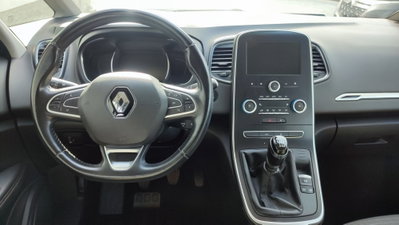 Renault Grand Scénic 1.5 dci energy Intens 110cv (12)