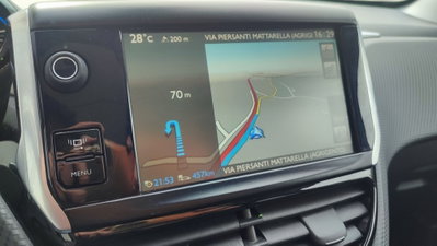 Peugeot 2008 120 S&S Black Matt (16)