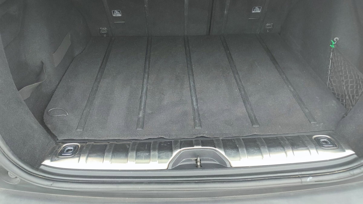 Peugeot 2008 120 S&S Black Matt (20)