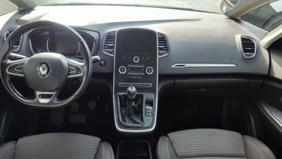 Renault Scenic E-Tech Electric 1.5 dCi 110CV EDC Energy (11)
