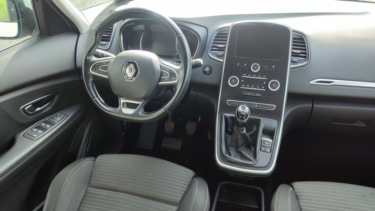 Renault Scenic E-Tech Electric 1.5 dCi 110CV EDC Energy (12)